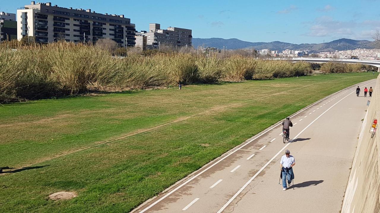 Apartmán Apto. Luminoso-6Pax-Wifi-15'/Tren Plaza Catalunya Sant Adria de Besos Exteriér fotografie